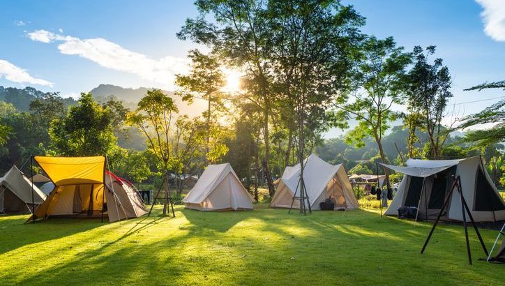 Dénichez du matériel de camping à prix bas : astuces et conseils pratiques.