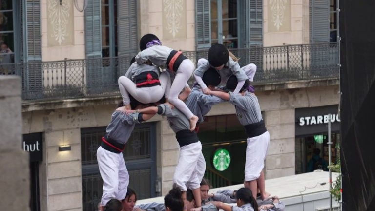 Les castells : les pyramides humaines célébrées à Barcelone