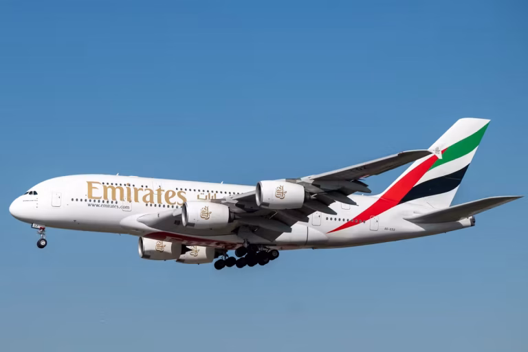 Guerre en Iran : les voyageurs en détresse subissent les conséquences du hub