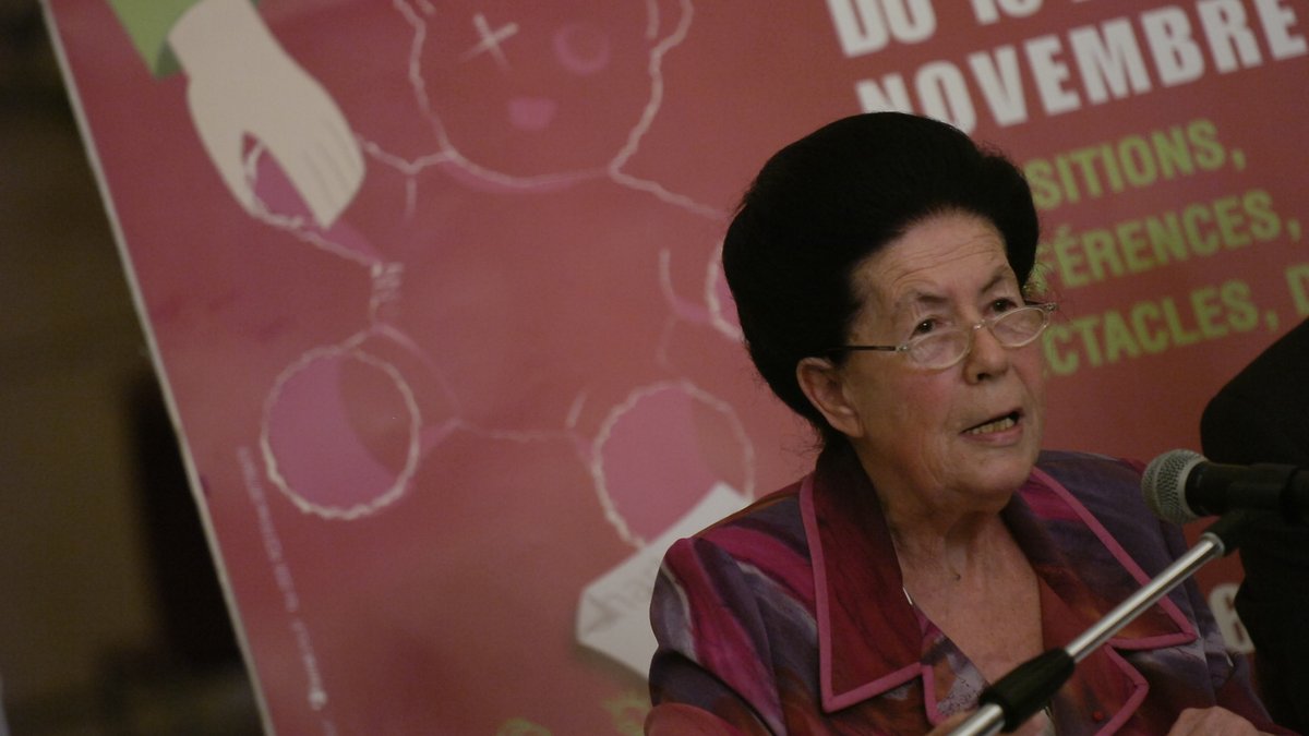 Décès d'Hélène Dorlhac de Borne, ancienne secrétaire d'État, à 90 ans à Nîmes.