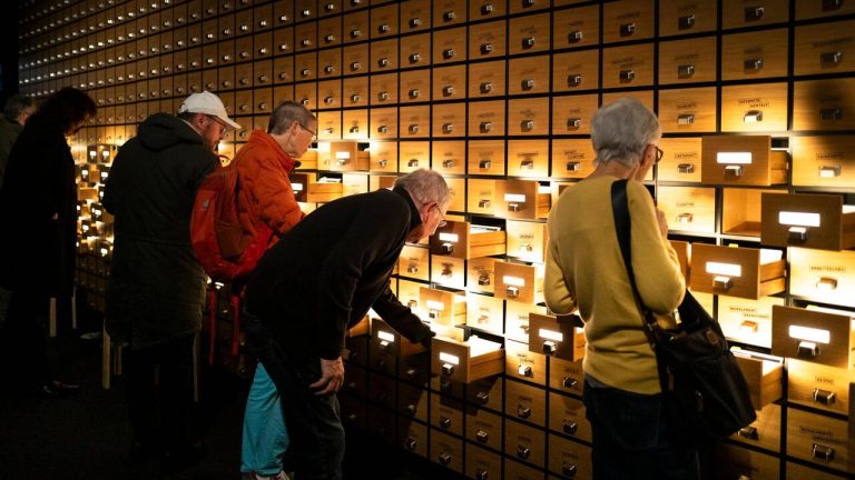 «Une exposition dévoile le sombre passé des placements d'enfants, souvent ignoré»