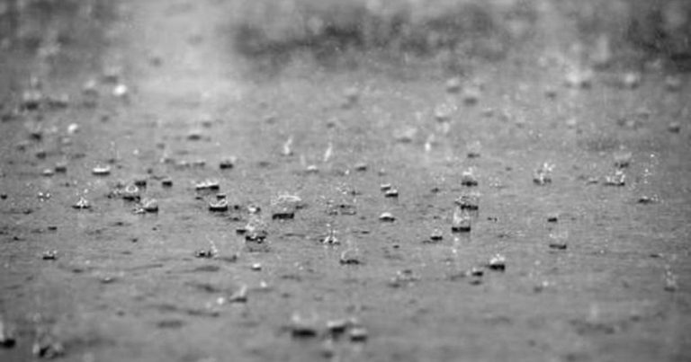 Pluies abondantes dans le sud-est : jusqu'à 100 mm prévues d'ici mardi matin