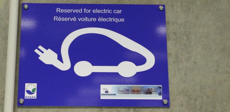 Tesla lance un service de fourniture d'électricité au Royaume-Uni