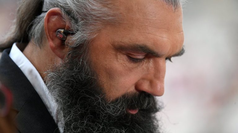 "J’ai toujours su que j’allais faire au moins un infarctus" : Sébastien Chabal raconte cette fois où il a failli mourir sur une aire d’autoroute