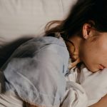 Analyse : Nuits trop courtes et troubles du sommeil, les Français dorment de moins en moins bien