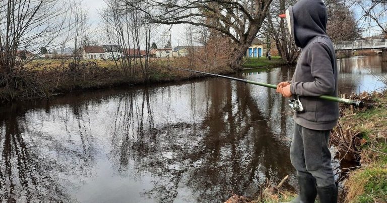 Ouverture de la pêche à la truite : "on a de plus en plus de jeunes", se réjouit la fédération du Haut-Rhin - ICI
