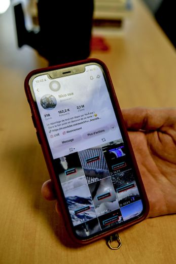 Le compte rassemble 182 000 abonnés.