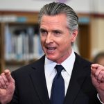 La Californie envisage d'interdire les réseaux sociaux aux moins de 16 ans face à l'anxiété des jeunes