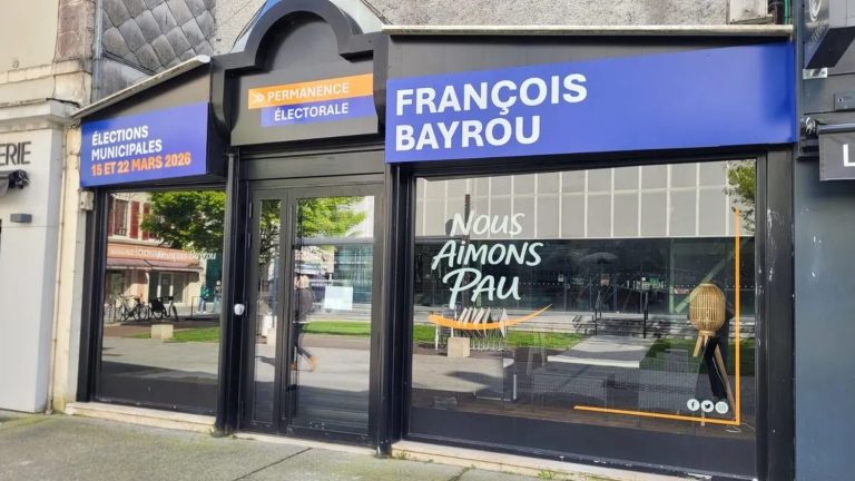 Bétharram, on n'oublie pas : la permanence de François Bayrou taguée à Pau, deux plaintes déposées
