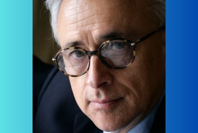 Antonio Damasio&nbsp;est professeur de neurosciences,&nbsp;neurologie, psychologie et&nbsp;philosophie &agrave; l&rsquo;Universit&eacute; de Californie du Sud&nbsp;&agrave; Los Angeles (&Eacute;tats-Unis), o&ugrave; il dirige le Brain and creativity institute
