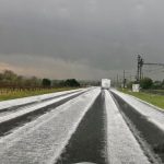 Météo : images saisissantes de grêle dans le Gard rhodanien, vigilance jaune orages activée