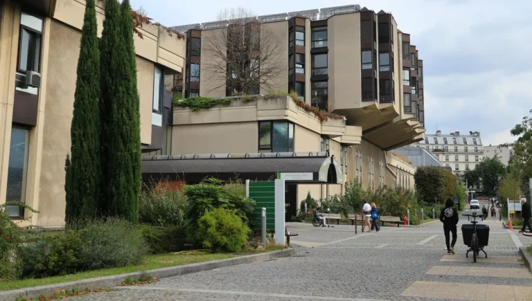 Cancer de la thyroïde : une cancérologue explique comment bien vivre avec la maladie