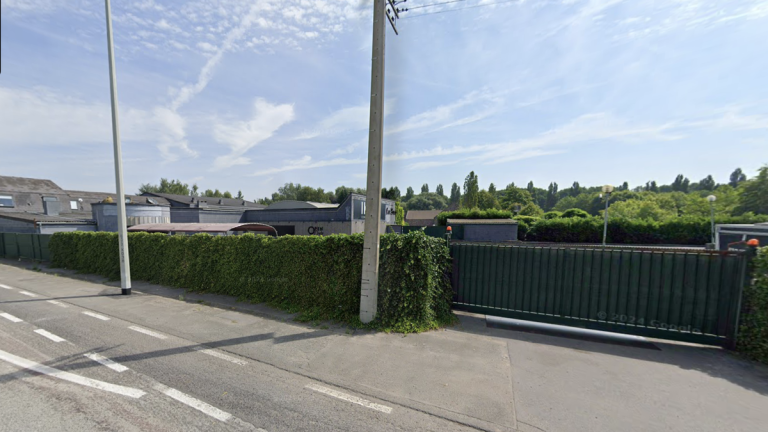 Un jeune agressé violemment à la sortie d'une boîte de nuit : 'On lui a sauté sur le visage'