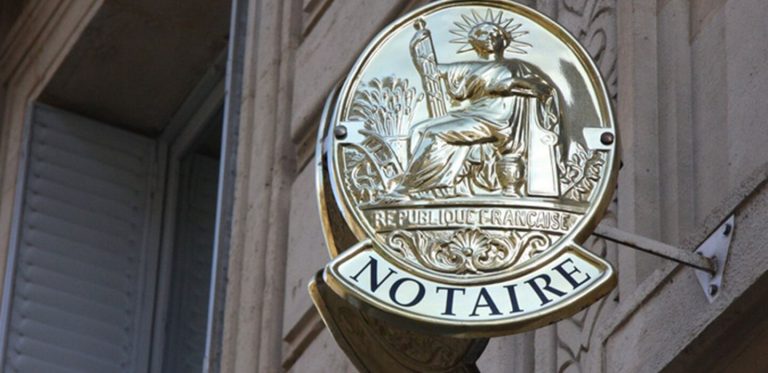 La crise immobilière fragilise la profession des notaires salariés en France