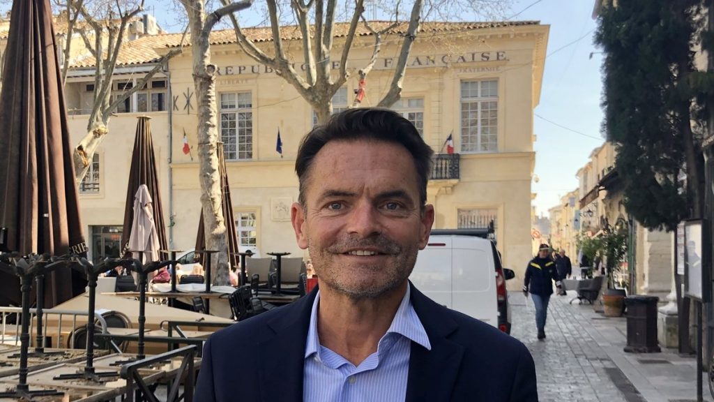 "On me surnomme le phénix… et à juste titre ! " : rencontre à Aigues-Mortes avec Cédric Bonato qui, douze ans plus tard, y retrouve son fauteuil de maire