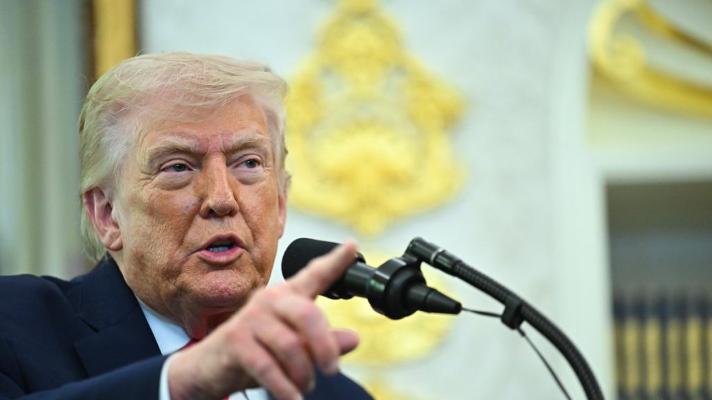 Guerre au Moyen-Orient : Donald Trump présente un plan de paix, le pétrole baisse après la réouverture d'Ormuz