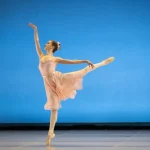 Les étoiles montantes de l’Opéra de Paris en tournée : émerveillement des jeunes spectatrices