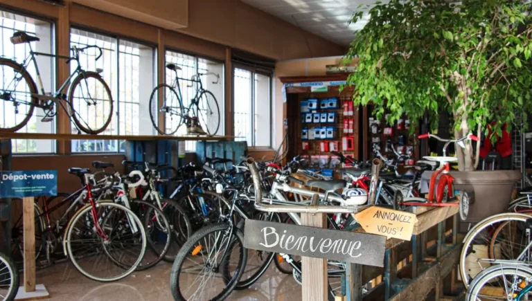 Veloop organise sa 5ème bourse aux vélos le samedi 4 avril : découvrez des vélos reconditionnés.