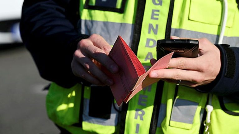 Un homme sans permis usurpe l'identité de son frère pour échapper aux gendarmes