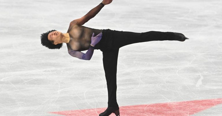 VIDÉO - Mondiaux de patinage : Adam Siao Him Fa se classe deuxième après le programme court