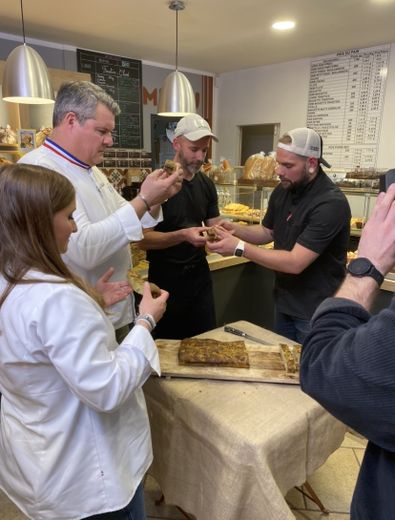 Pour l’épreuve du pain, l’équipe de Franck Hiss a également choisi de rendre hommage à une spécialité locale avec le Farçou.
