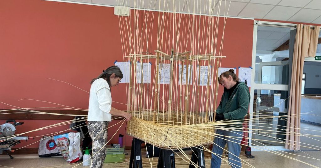 À Cenon-sur-Vienne, des artisans fabriquent des ballons ultralégers comme les frères Montgolfier
