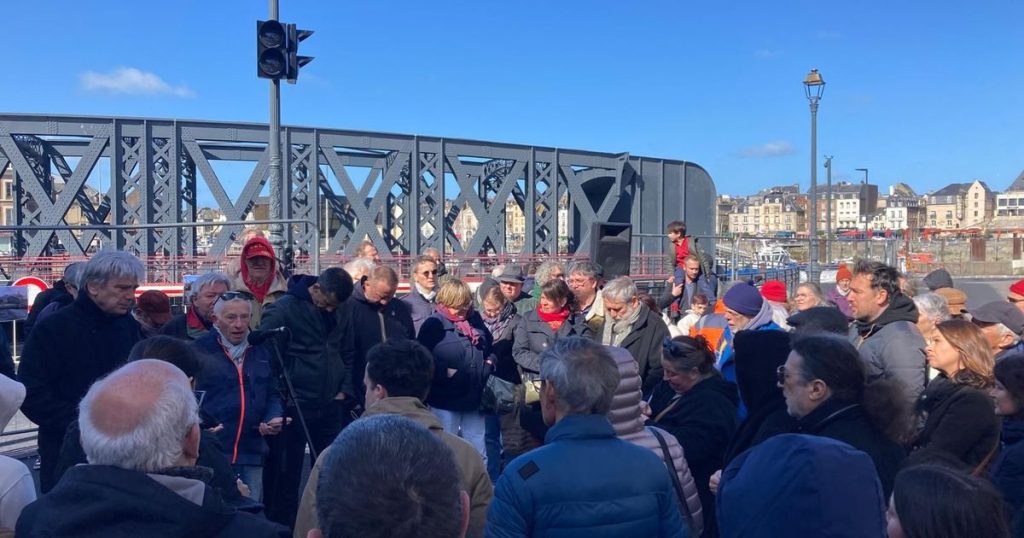 À Dieppe, les habitants se mobilisent pour demander la réouverture du pont Colbert