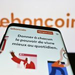 Arnaques en ligne : un homme paie 3 600 euros pour un bracelet et reçoit des pansements