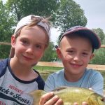 Jeunes passionnés, préparez vos cannes pour une journée de pêche inoubliable !