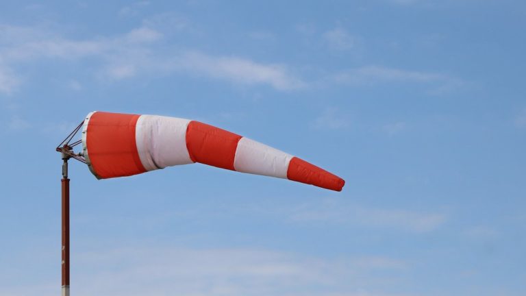 Alerte météo : vigilance jaune dans l’Hérault pour des vents jusqu’à 80 km/h ce lundi 30 mars