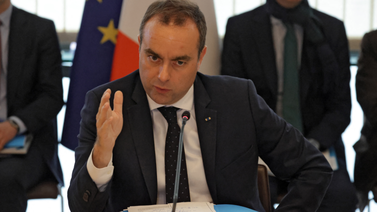 Arrêts maladie : les mesures de Sébastien Lecornu pour réduire rapidement les coûts