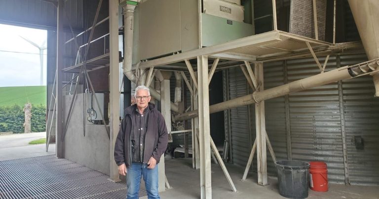 "Je perds 200 euros par hectare" : Les céréaliers inquiets face à la hausse du prix du carburant et des engrais - ICI