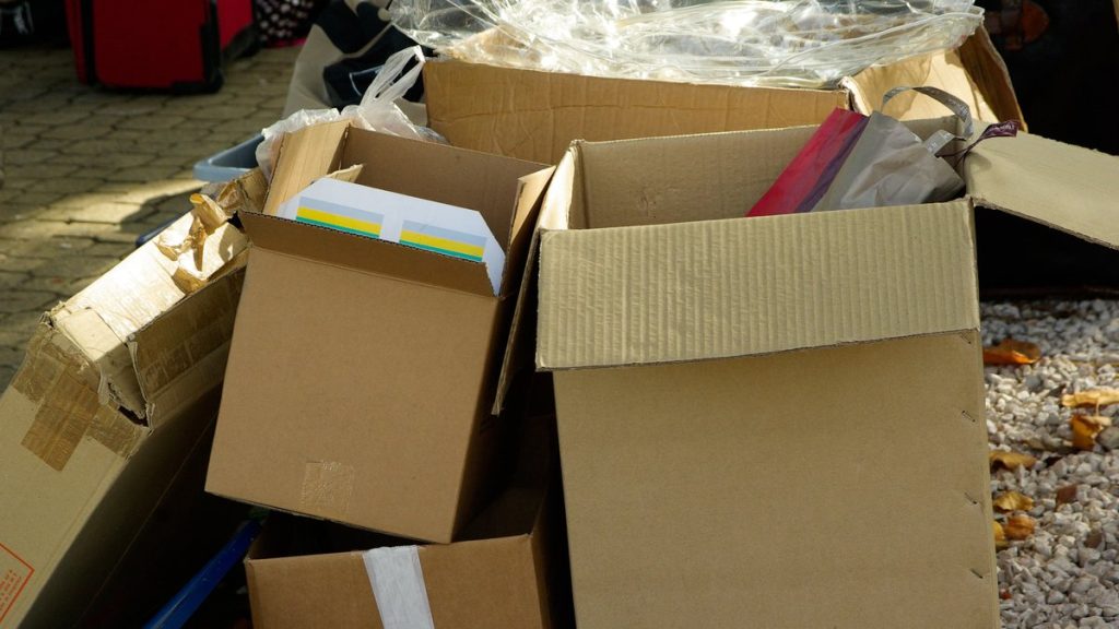 Il revendait du miel "érectile" sur internet, les douaniers remontent jusqu’à lui en suivant le colis postal de 15 000 doses de faux produits aphrodisiaques