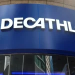 Ce pantalon Decathlon, plus confortable qu’un jean, s'impose dans les dressings printemps 2026