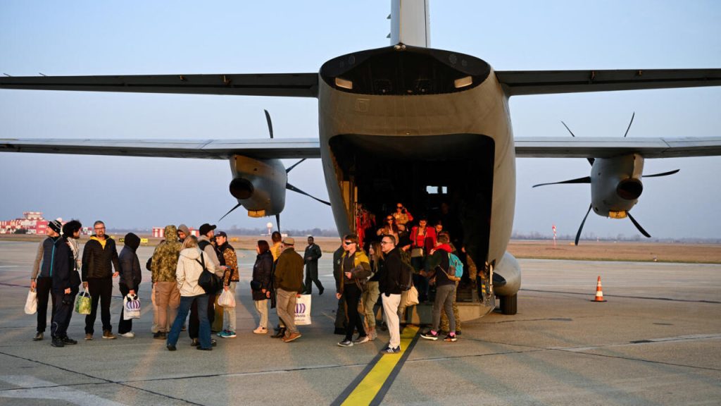 L'UE organise l'évacuation des ressortissants européens coincés au Moyen-Orient