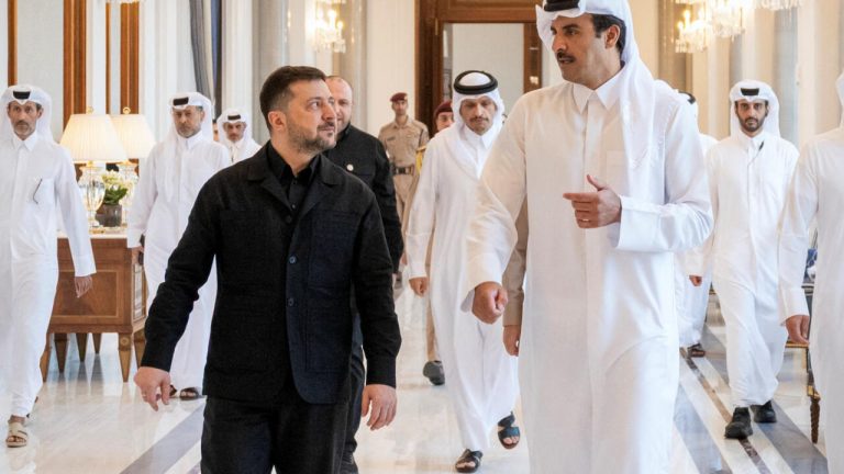 Volodymyr Zelensky en tournée dans les pays du Golfe pour partager son expertise anti-drone