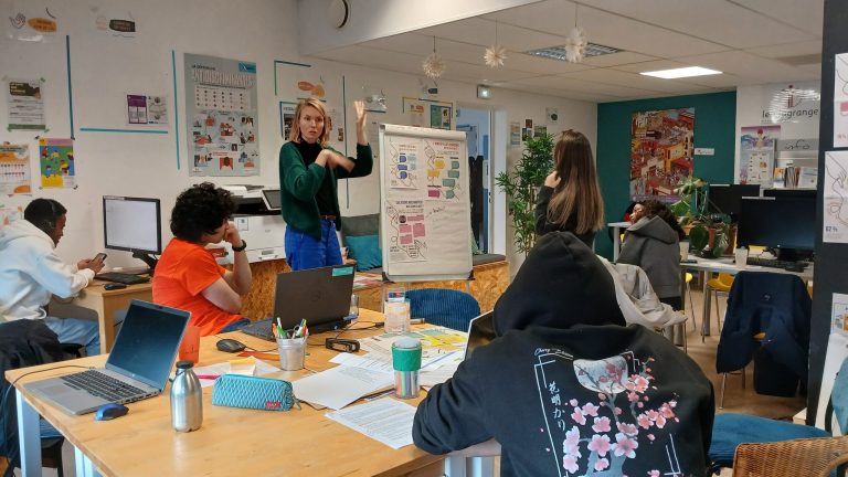 À Nantes nord, des affiches pour célébrer l’amitié | Les Autres Possibles
