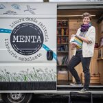 Menta, le camion librairie qui rend visite aux villages du Pays basque intérieur
