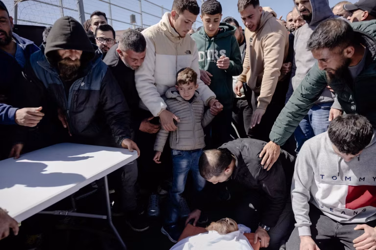 L'Autorité palestinienne met en garde contre le « terrorisme » des colons israéliens.