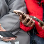 Vérification d’âge en ligne : plus de 350 experts en cybersécurité tirent la sonnette d’alarme