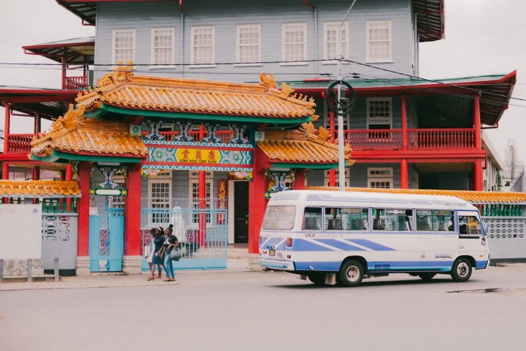 « Au Suriname, la Chine intensifie son exploitation d'or et de métaux : une logique de pillage »