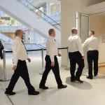 Procès des violences au Burger King : neuf CRS condamnés à 6-24 mois de prison avec sursis