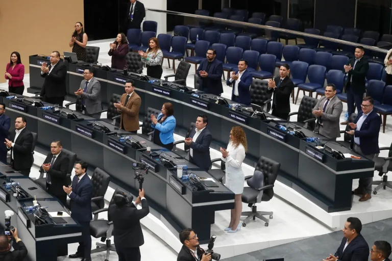 Salvador : adoption de la prison à perpétuité pour meurtriers, violeurs et terroristes