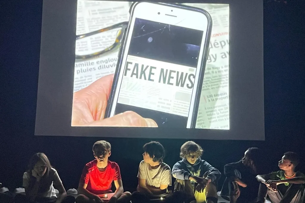 Semaine de la presse à l’école : apprendre à distinguer le vrai du faux