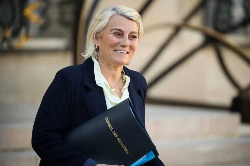 Enfance : le gouvernement propose un projet de loi pour renforcer la protection des enfants