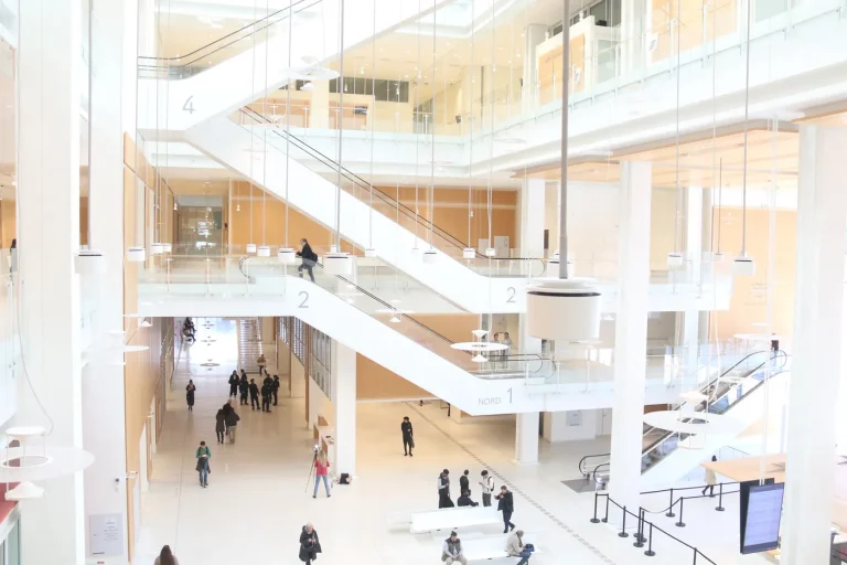 « Débit de 17 414 € : une vaste arnaque aux faux conseillers bancaires jugée au tribunal de Paris »