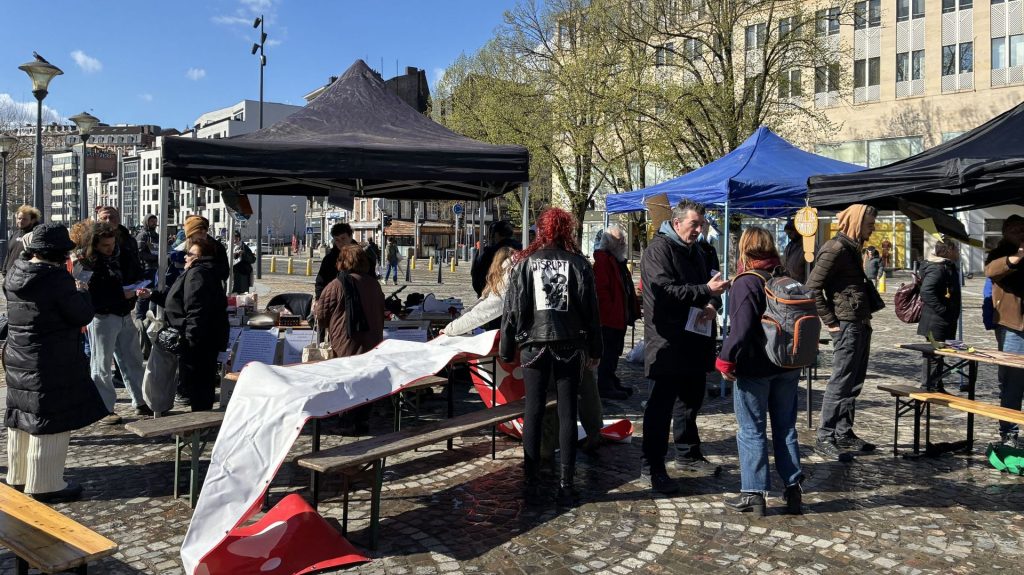 Liège : Mobilisation pour le droit au logement sur la place de l'Opéra