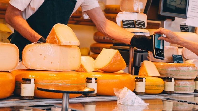 Vente directe à la ferme : Les agriculteurs diversifient leurs revenus en innovant.