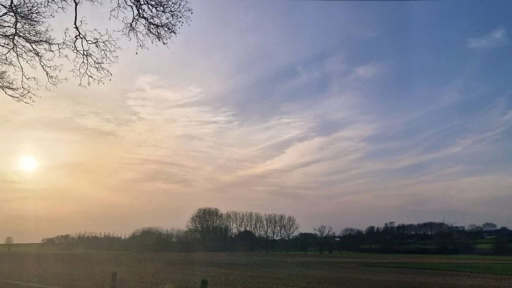 Météo en Belgique : ciel nuageux prévu ce vendredi selon RTBF Actus