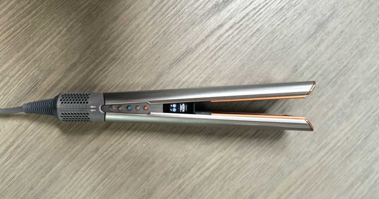 Trois ans après son lancement, le lisseur Dyson est-il toujours un bon choix ?